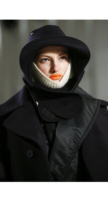 Details Maison Margiela Fall 2018 Ready-to-Wear , Детали показа  Maison Margiela осень зима 2018 , Fashion show , неделя моды в Париже , PFW ,  Paris Fashion Week , Mainstyles